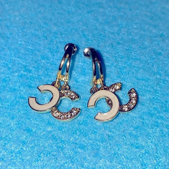 CC rhinestone and enamel gold tone pierced earrings chic and effortless dangles - Picture 2 of 6